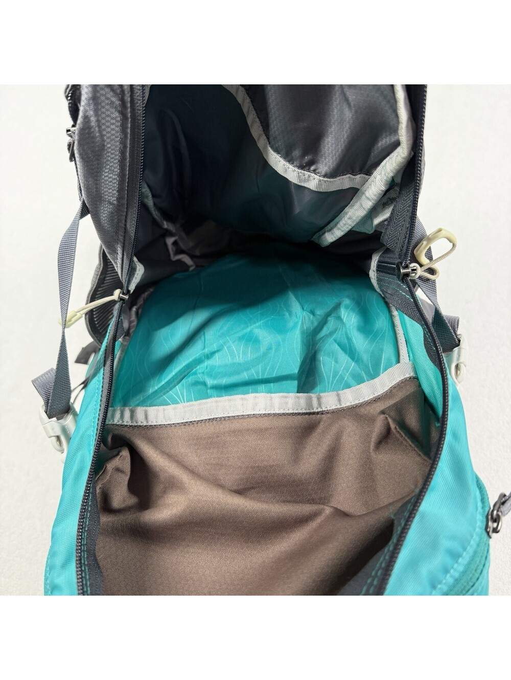 Gregory Maya 16 Backpack Women’s Teal Hydration Biosync Custom Adjust - Picture 12 of 14